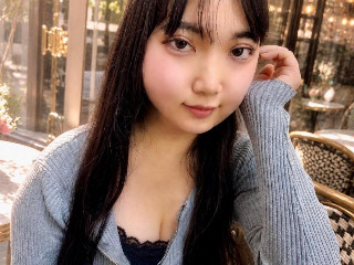 ゆ い**