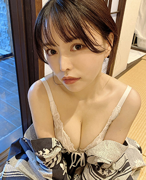 星仲ここみ