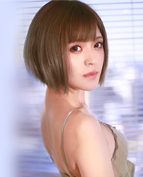 板垣あずさ