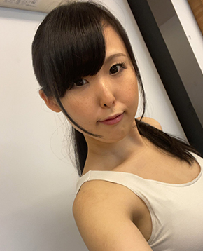 横山夏希