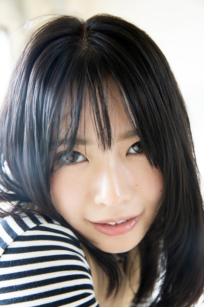 【5冊購入特典付き！12月13日20:00開催オンラインイベント版】宮越虹海1stヌード写真集『幼なじみ、脱ぎました。』