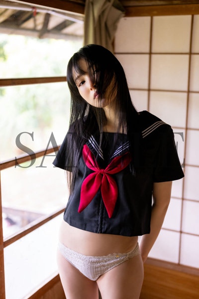 【オンラインイベント版】香水じゅん写真集『syndrome』（1冊購入特典付き！5月26日20:00開催） 画像1