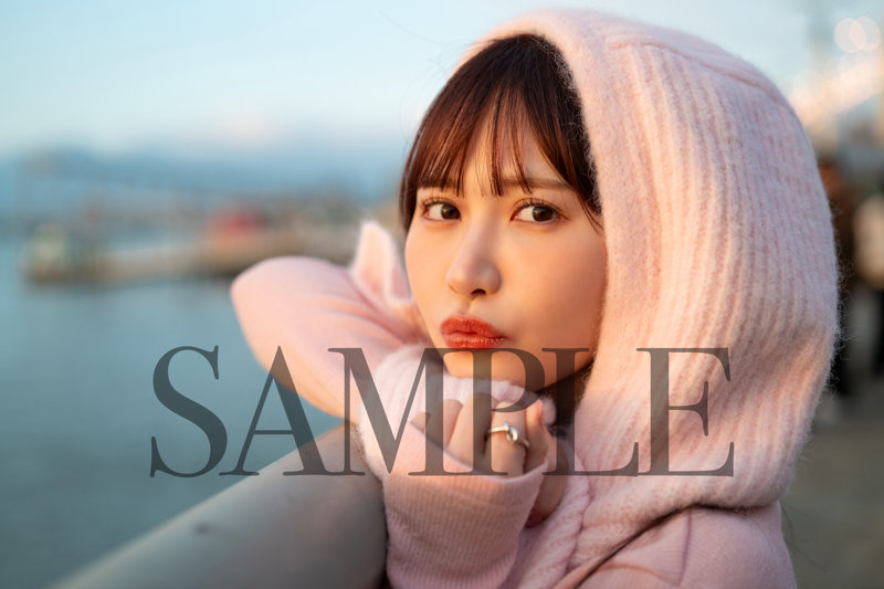 【FANZA限定】小野六花写真集『6』 サイン入りチェキ付き 画像3