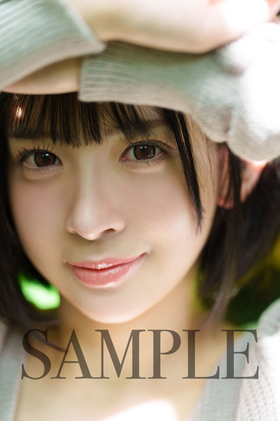 【FANZA限定】博多彩葉1st写真集『いろはに…』サイン入りチェキ付き 画像2