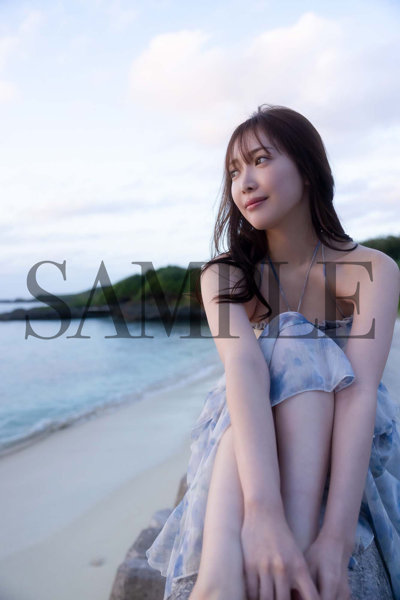 【FANZA限定】鈴木希1st写真集『Mare』サイン入りチェキ付き 画像2