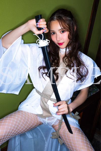 【オンラインイベント版】『Cosplay Fetish Book 白峰ミウ』（3冊購入特典付き！8月7日20:00開催） 画像5