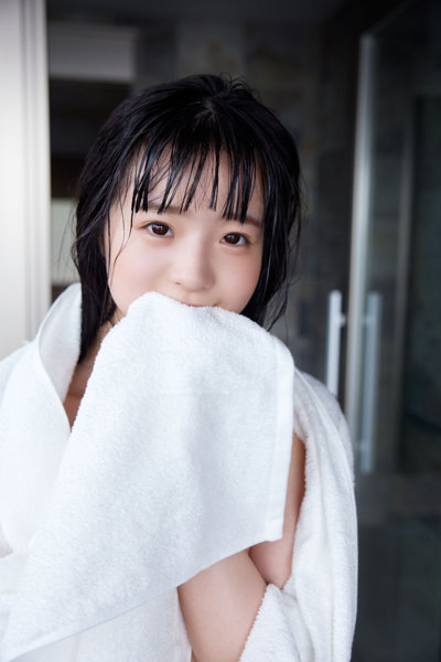 【オンラインイベント版】井上もも写真集『MoMologue』（3冊購入特典付き！8月28日20:00開催） 画像3