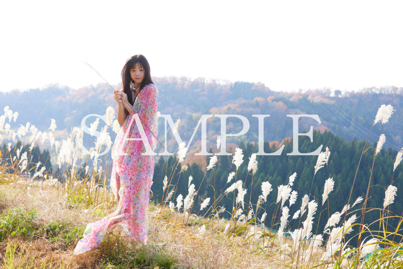 【オンラインイベント版】井上もも写真集『MoMologue』（3冊購入特典付き！8月28日20:00開催） 画像9