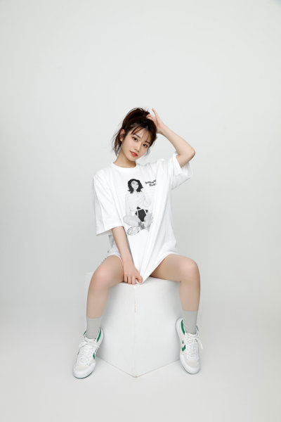 【河北彩花】Saika Kawakita Tee by MNKM Lサイズ 画像3