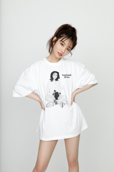 【河北彩花】Saika Kawakita Tee by MNKM Lサイズ 画像6
