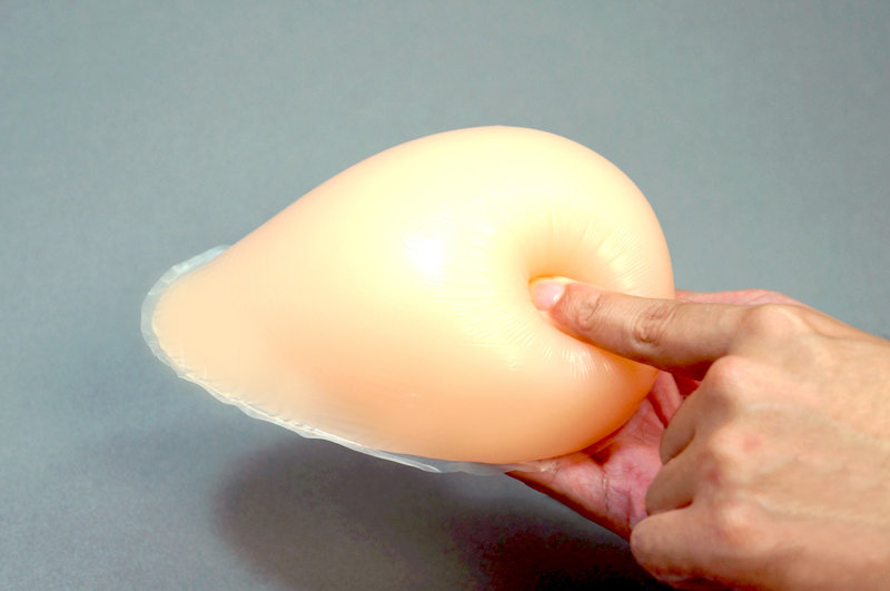 トリアージX 狭霧友子 爆乳立体枕カバー 画像3