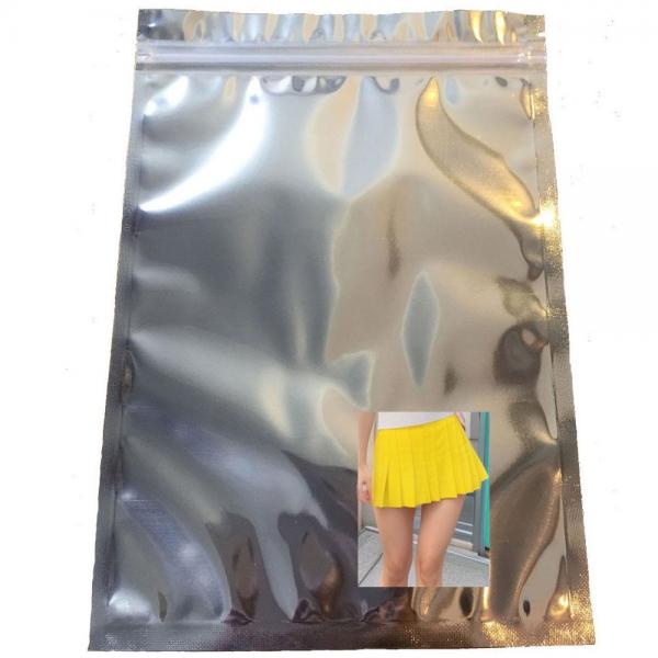 【使用済み加工品】使用済み下着販売店から出てきた小悪魔系女子の着用済みパンティは愛液たっぷりの染み パンツに仕上がっていたという極上の使用済みパンティー（着用写真/使い切りローション付き）